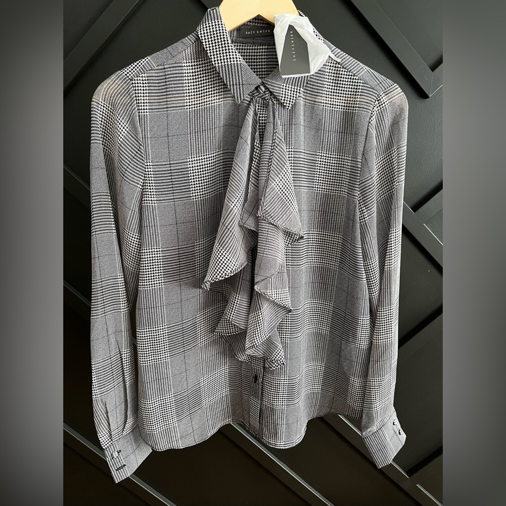 Suzy Shier blouse